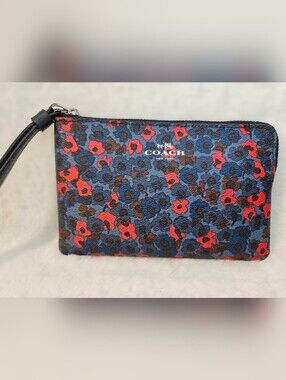 NWOT Coach Meadow Cluster Floral Wirslet